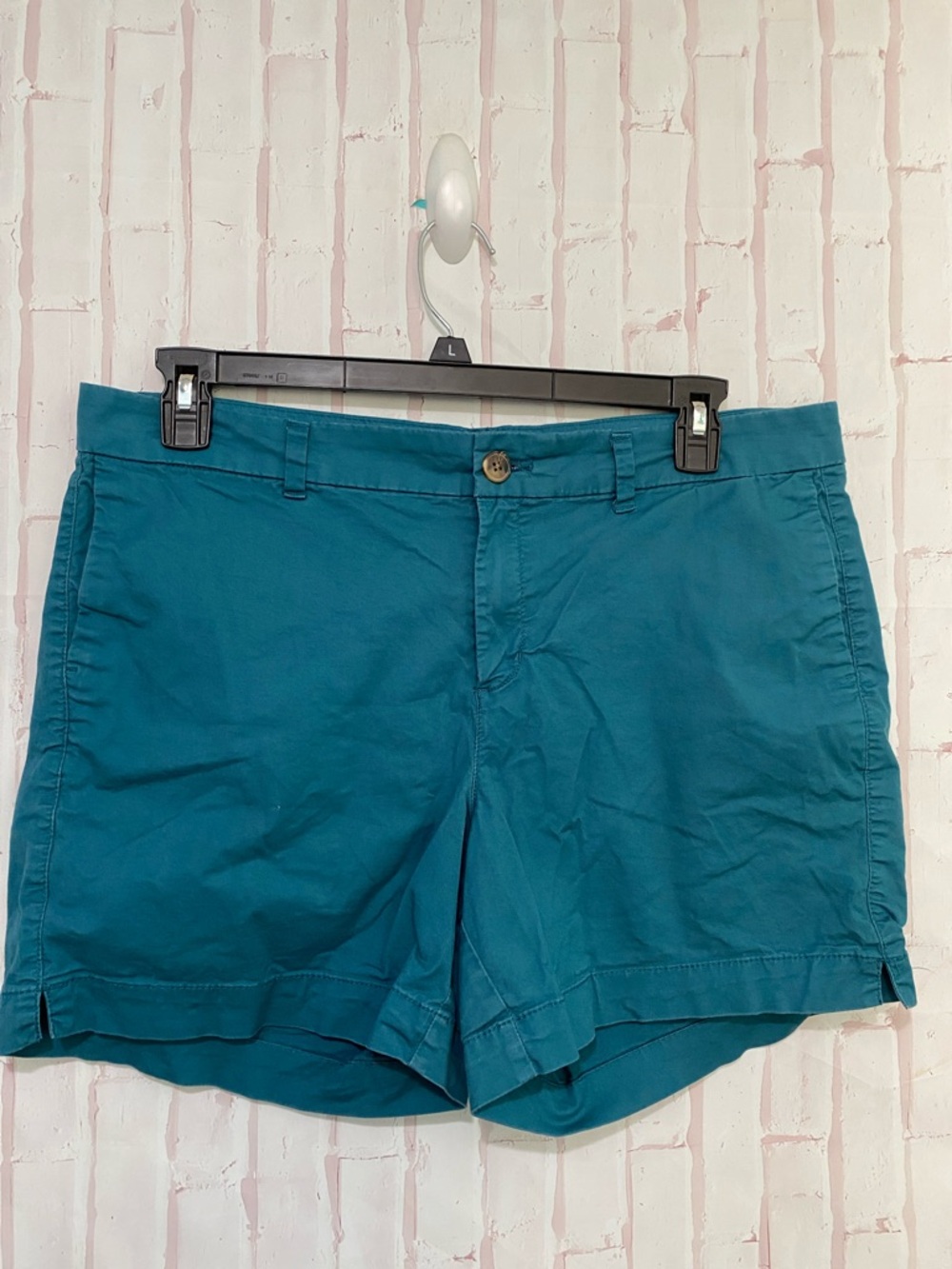 Old Navy Mid-Rise Teal Everyday Khaki Shorts size  14